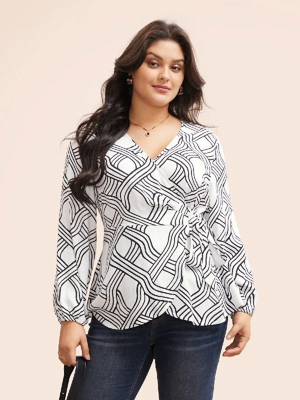 Geometric Overlap Collar Tie Knot Blouse